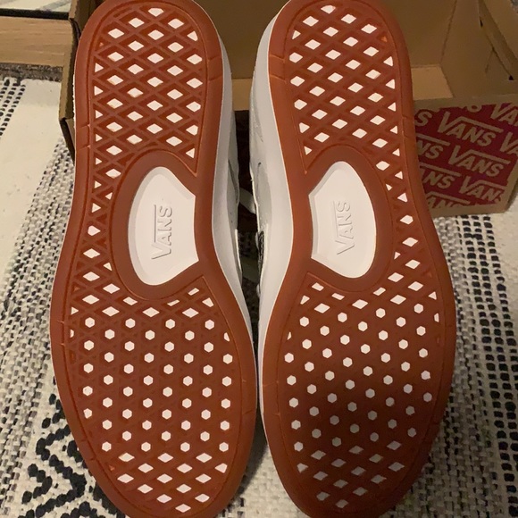 Vans - Picture 3 of 3